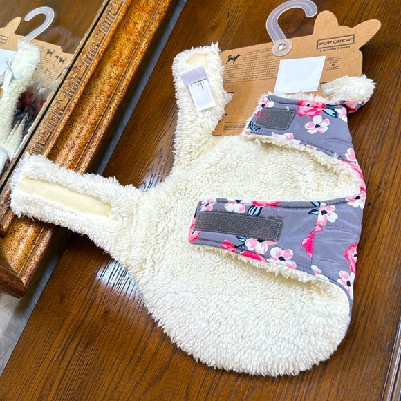 New Pink and grey Dog Jacket with floral Design. Size XS. - Picture 8 of 11